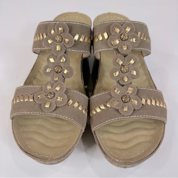 David Tate Shoes - DAVID TATE sandal 8M gold embellishments SLIP ON gold light brown tan 8 NEW